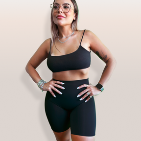 Modèle court de compression de peau sans couture + Offrez une culotte modelante
